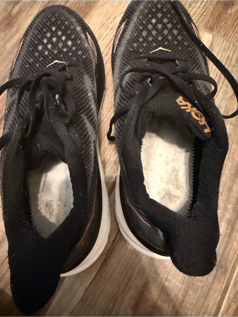 Hoka Women's Clifton 9 Sneakers - Picture 6 of 7